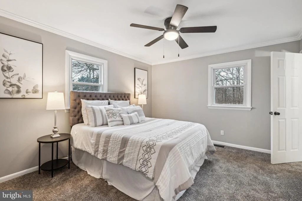 Photo of 2558 HILLSIDE DRIVE