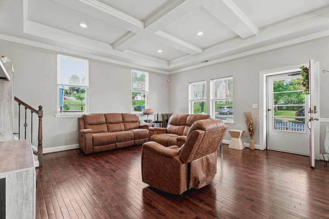 Photo of 4501 FOREST VIEW AVENUE