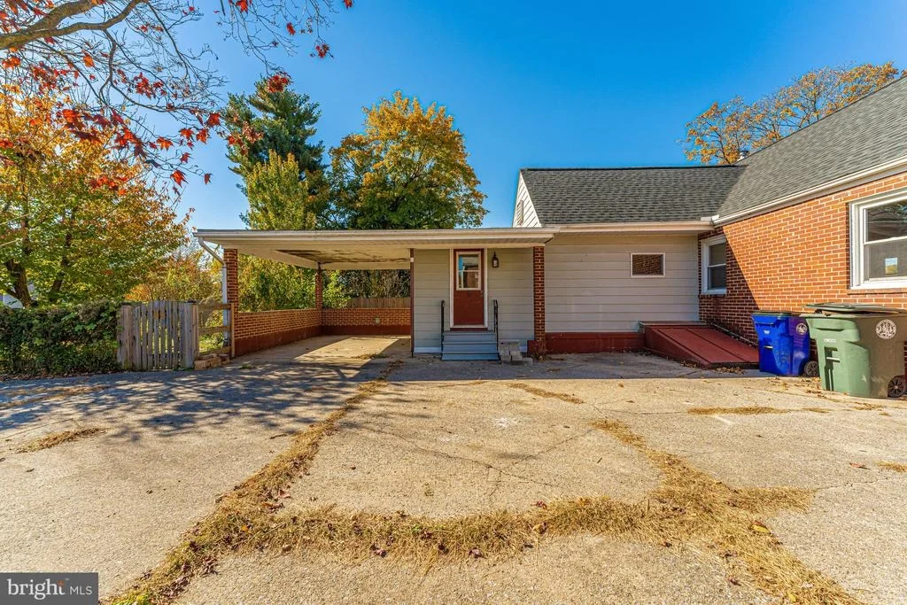 Photo of 406 LEE PLACE