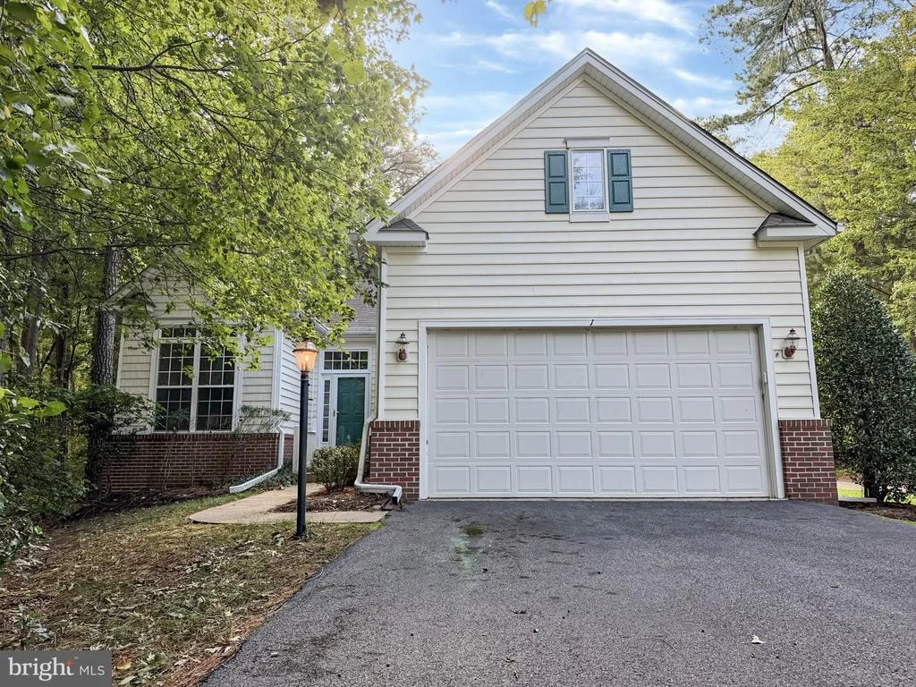 Photo of 1 FREEPORT LANE