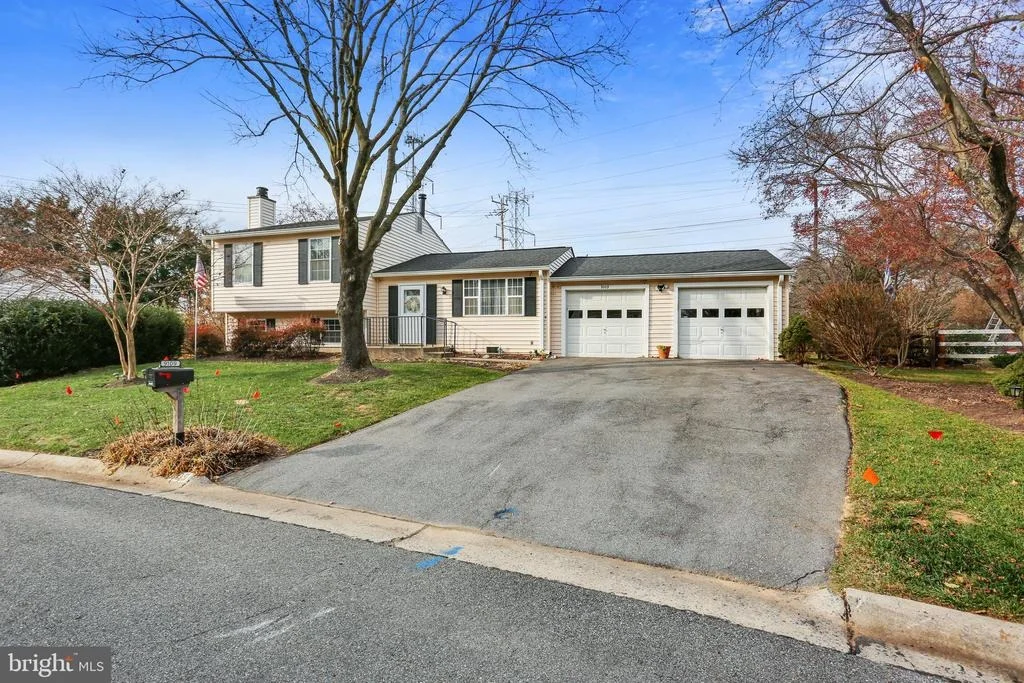 Photo of 9109 ROUNDLEAF WAY