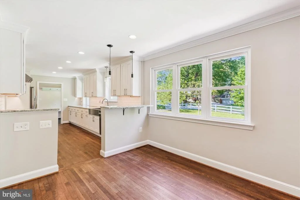 Photo of 813 MIDLAND ROAD