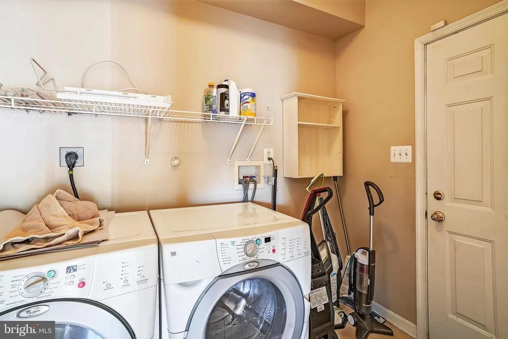 Photo of 2240 W GREENLEAF DRIVE