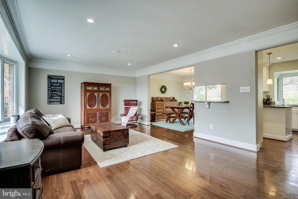 Photo of 919 JUNIPER PLACE