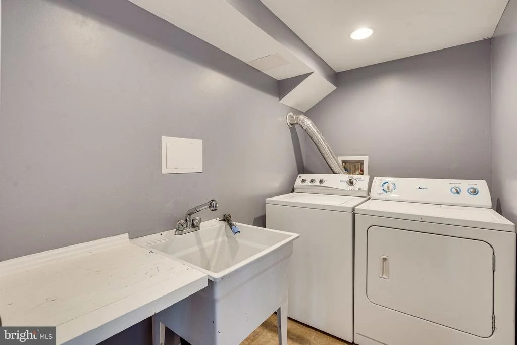 Photo of 8993 MEADOWVIEW DRIVE
