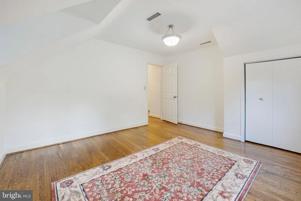 Photo of 9107 MAIN STREET