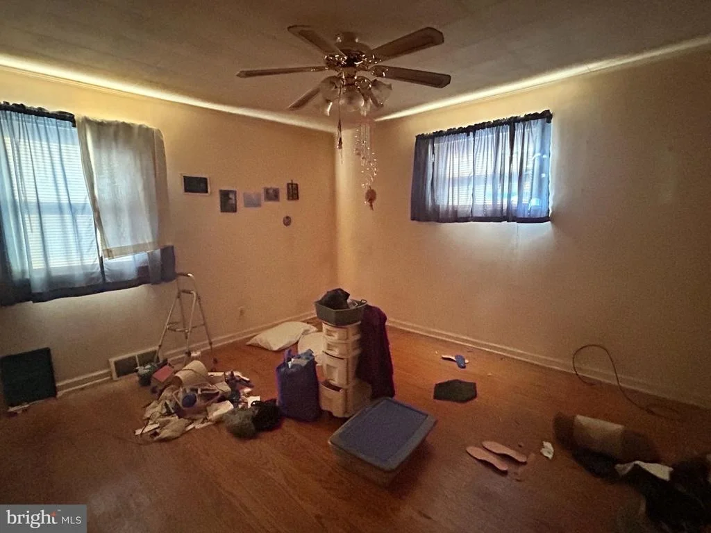 Photo of 24 W LOIS DRIVE