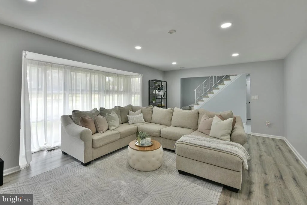 Photo of 8 WINDOVER LANE