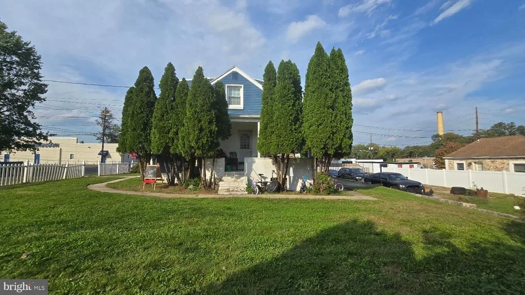 Photo of 140 ROBBINS AVENUE