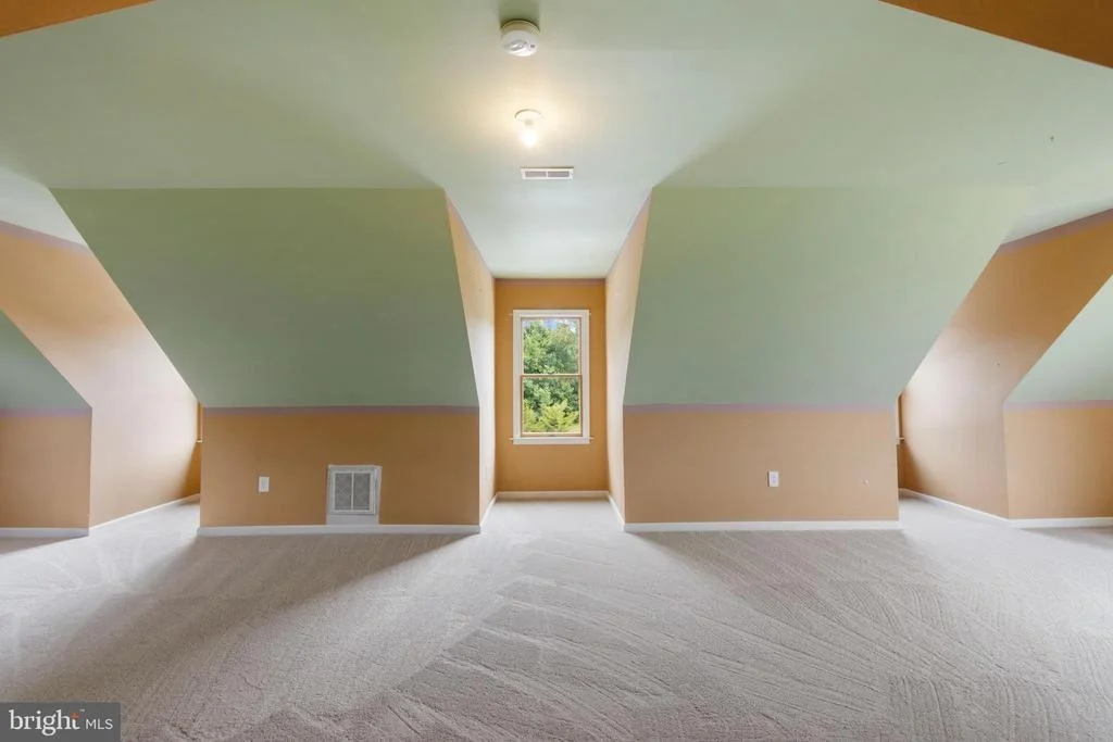 Photo of 2380 MOREAU DRIVE