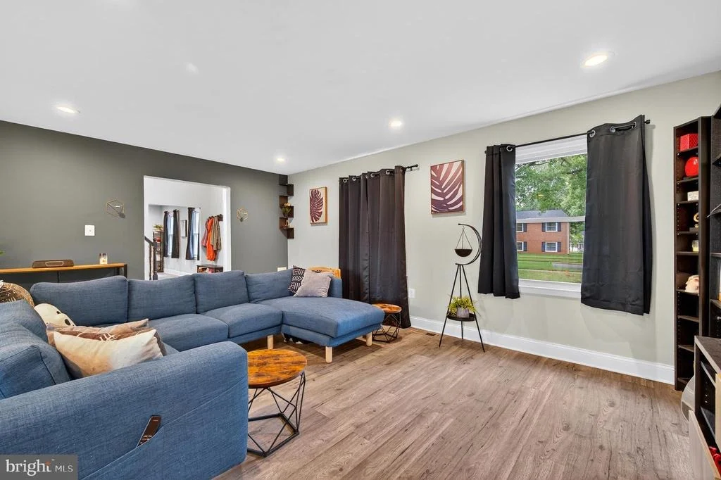 Photo of 9015 LONGBOW ROAD
