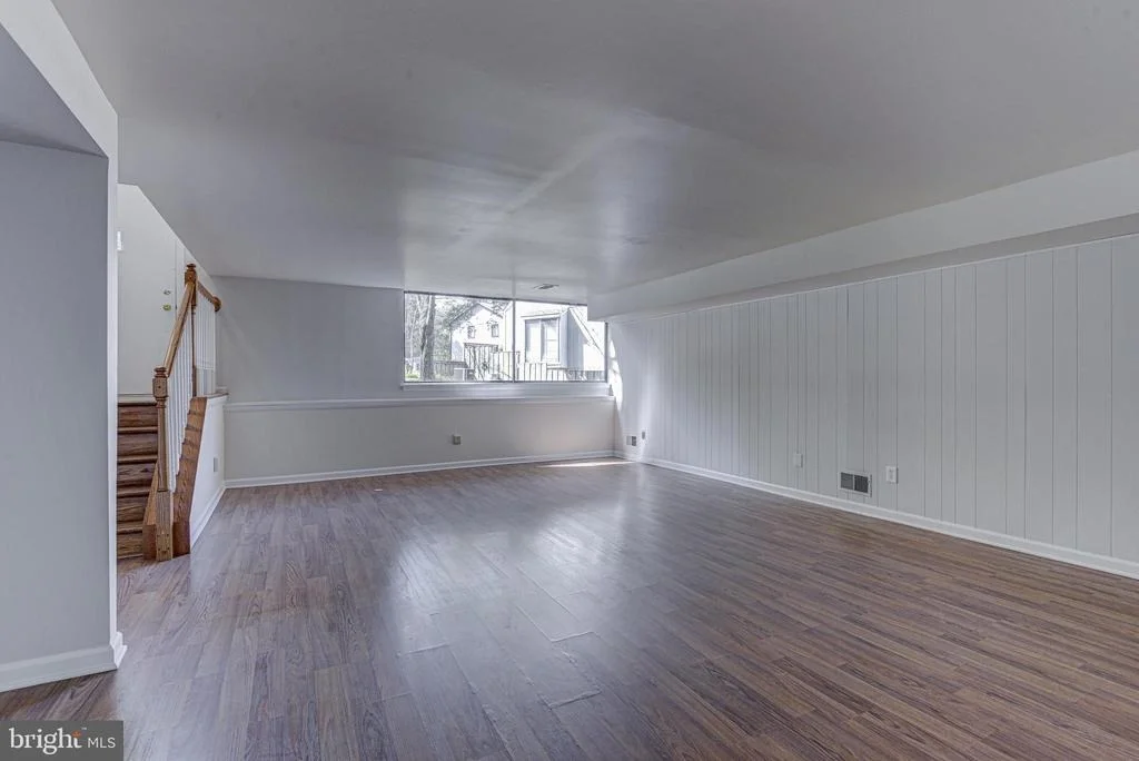 Photo of 9467 MACOMBER LANE