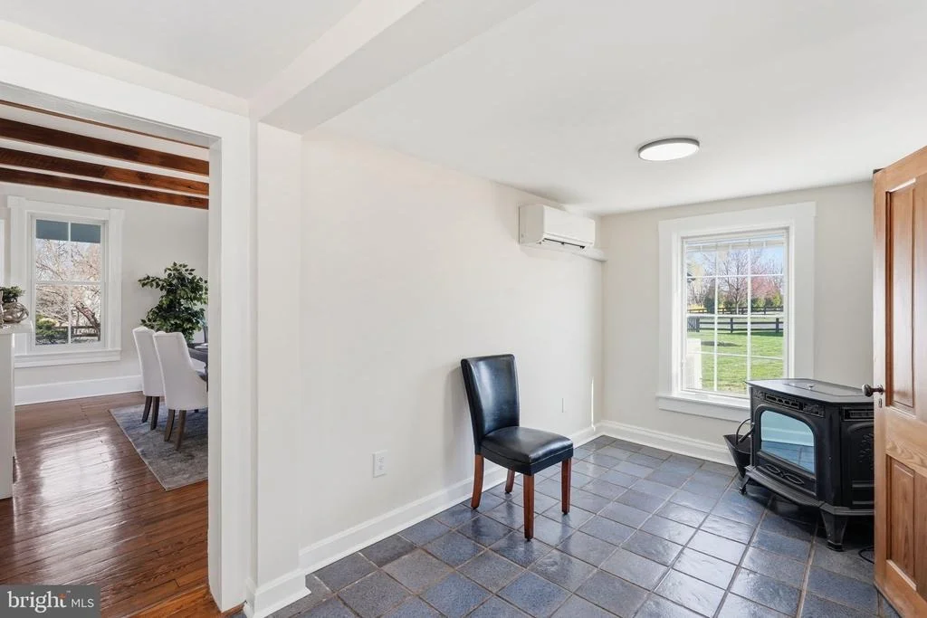 Photo of 20596 AIRMONT ROAD