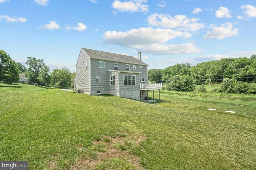 Photo of 8702 HAWBOTTOM ROAD