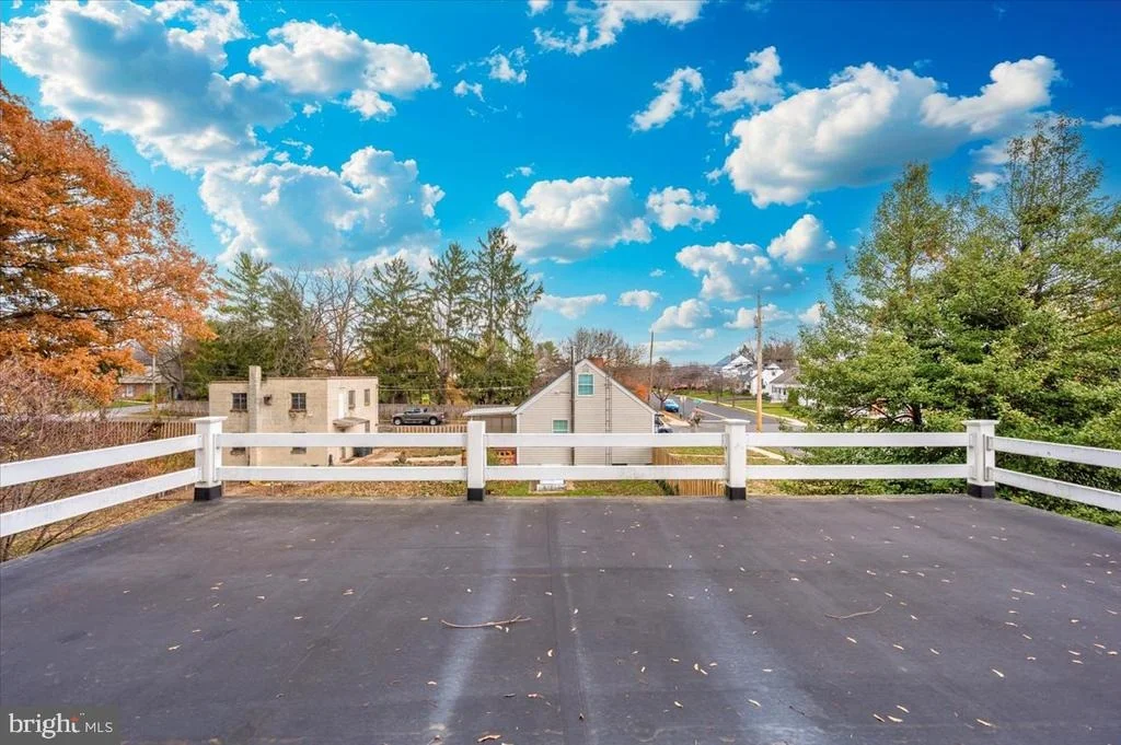 Photo of 239 DEVONSHIRE ROAD NE