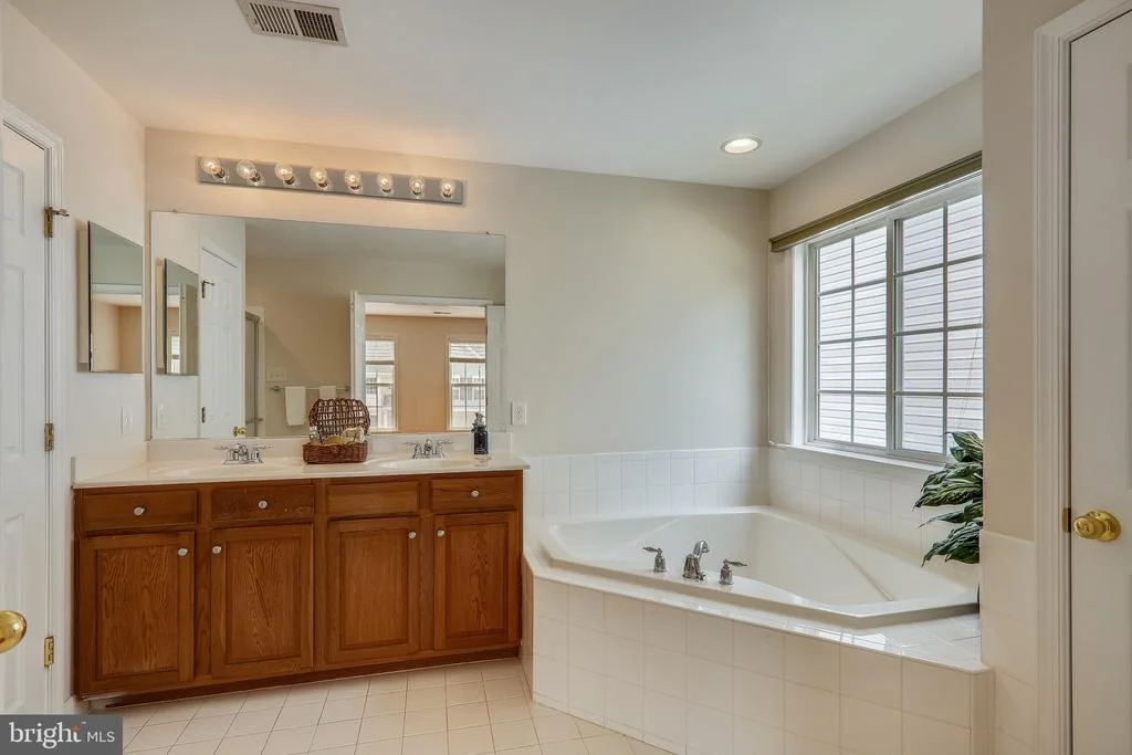 Photo of 9610 MASON LANE