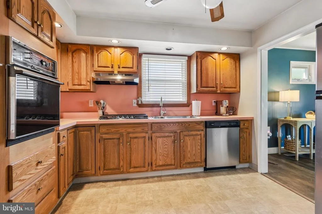 Photo of 469 WINDSOR DRIVE