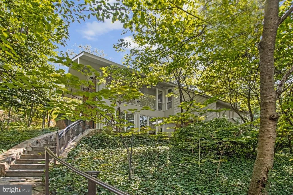 Photo of 1753 ARMY NAVY DRIVE