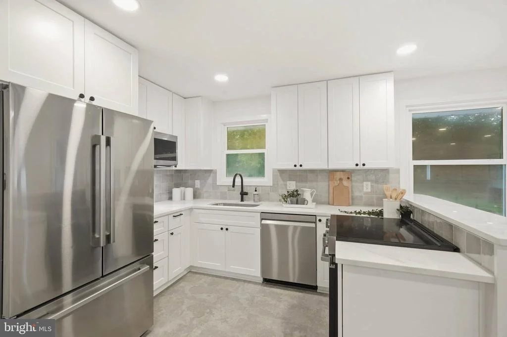 Photo of 109 SUNSET DRIVE