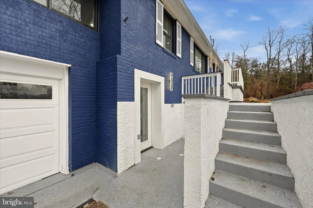 Photo of 2639 LOGMILL ROAD