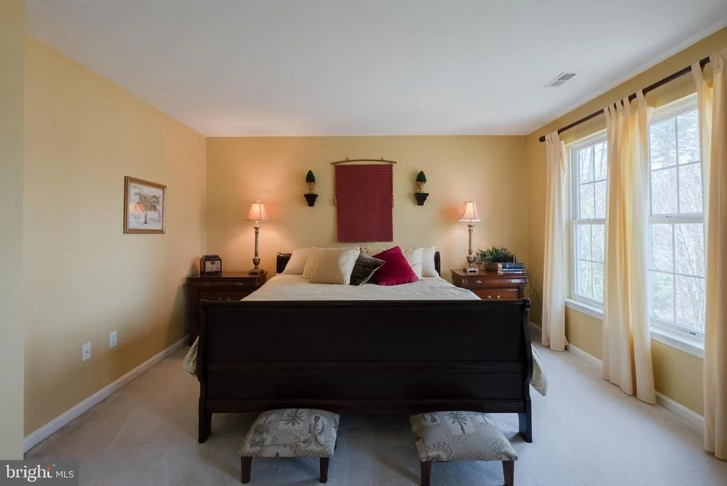 Photo of 10419 WHITE COURT