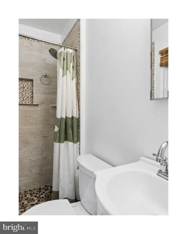 Photo of 404 CROSBY