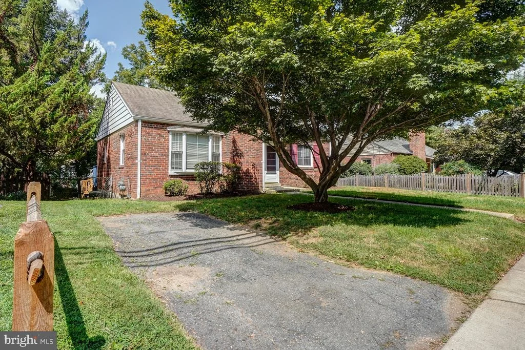 Photo of 10024 CEDAR LANE