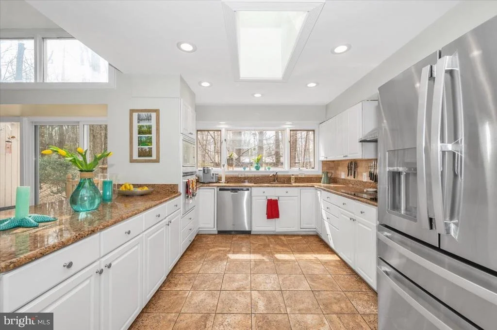 Photo of 10101 LLOYD ROAD
