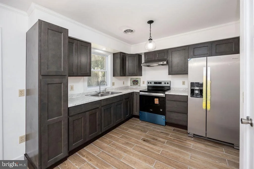 Photo of 813 PRICE ROAD
