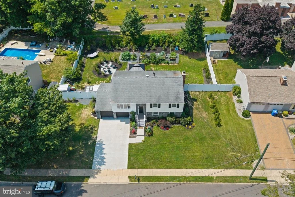 Photo of 6 INDEPENDENCE DRIVE