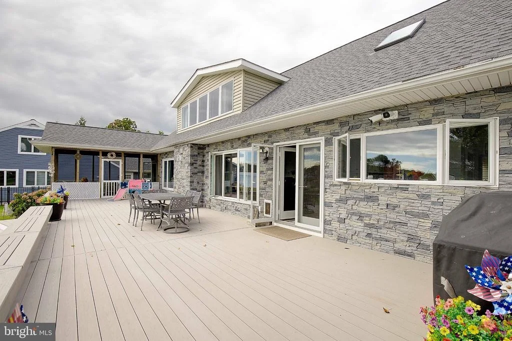 Photo of 8107 VENTNOR ROAD
