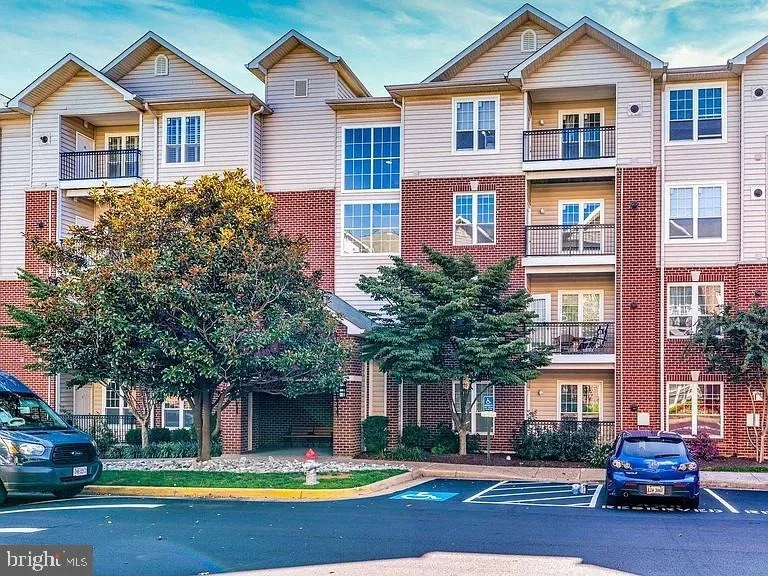 Photo of Unit 5207 at 1581 SPRING GATE DRIVE