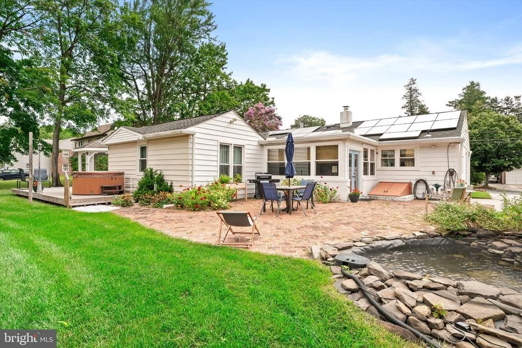 Photo of 16 SAINT MARTINS ROAD
