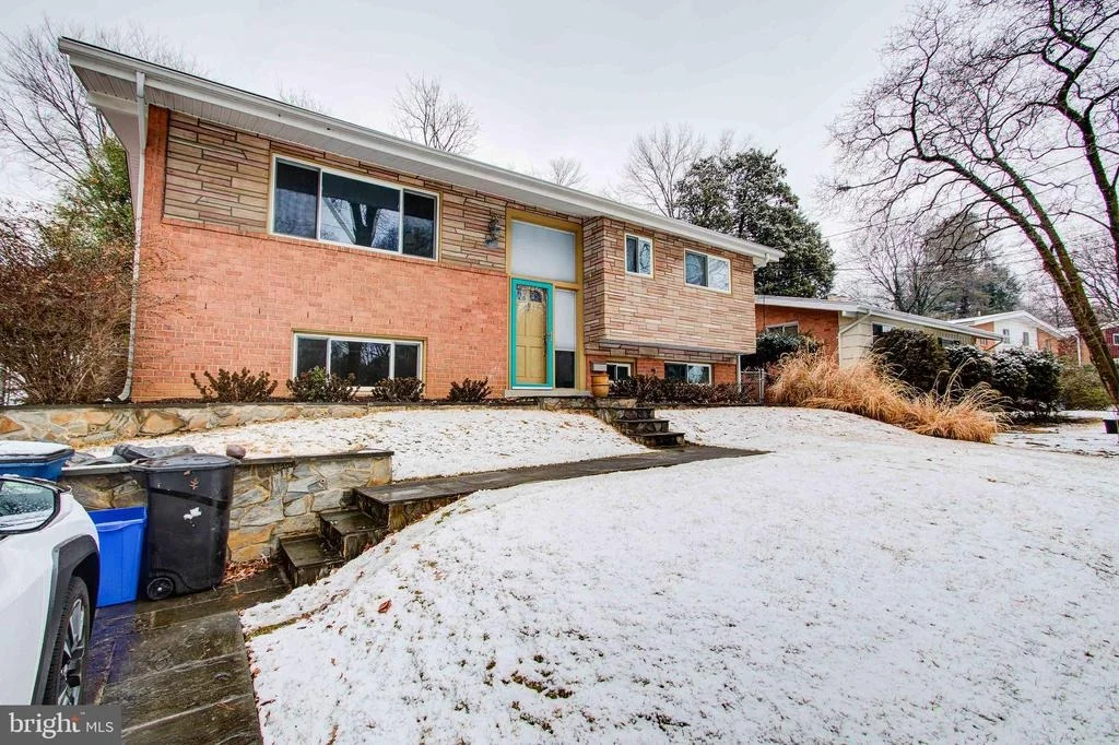 Photo of 611 HILLSBORO DRIVE