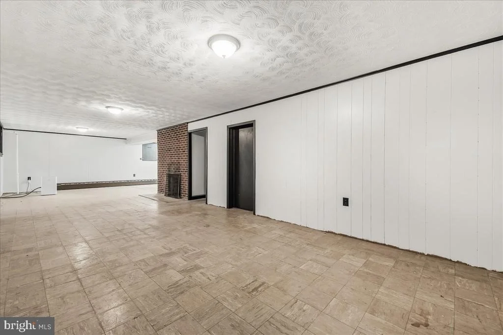 Photo of 15400 RIDING STABLE ROAD
