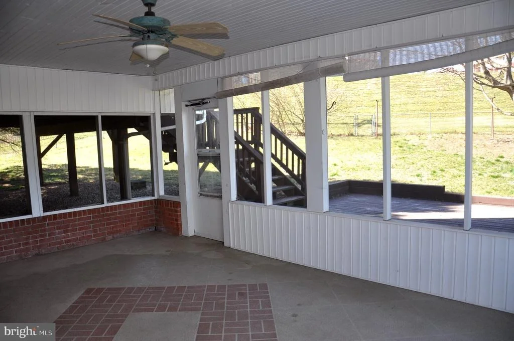 Photo of 1369 OUTER DRIVE