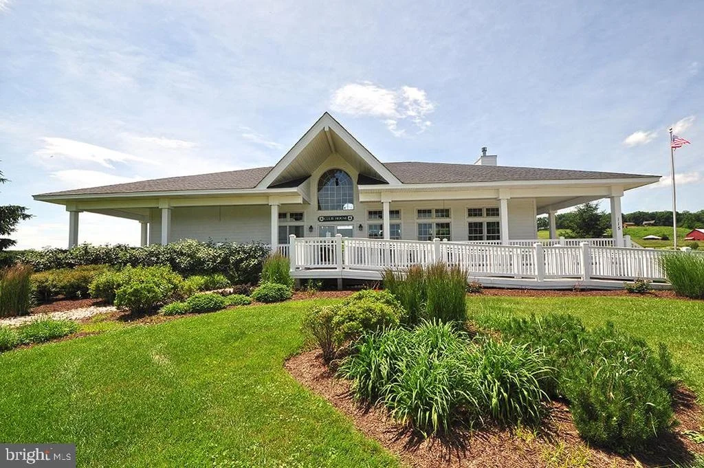 Photo of 342 LAKEFRONT LINKS DRIVE