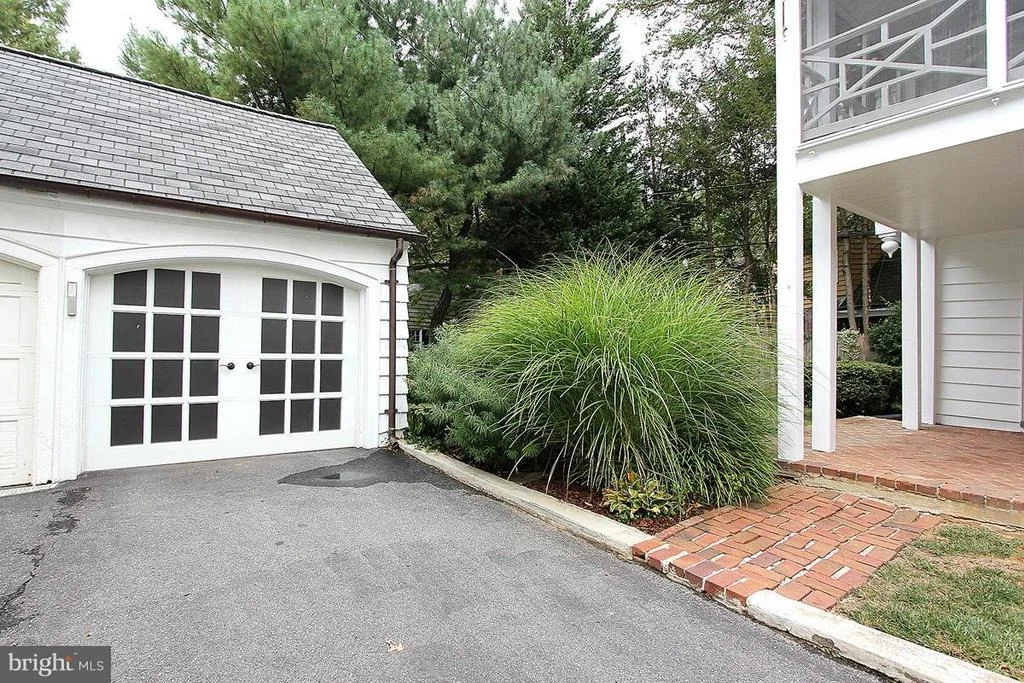 Photo of 5902 KIRKSIDE DRIVE