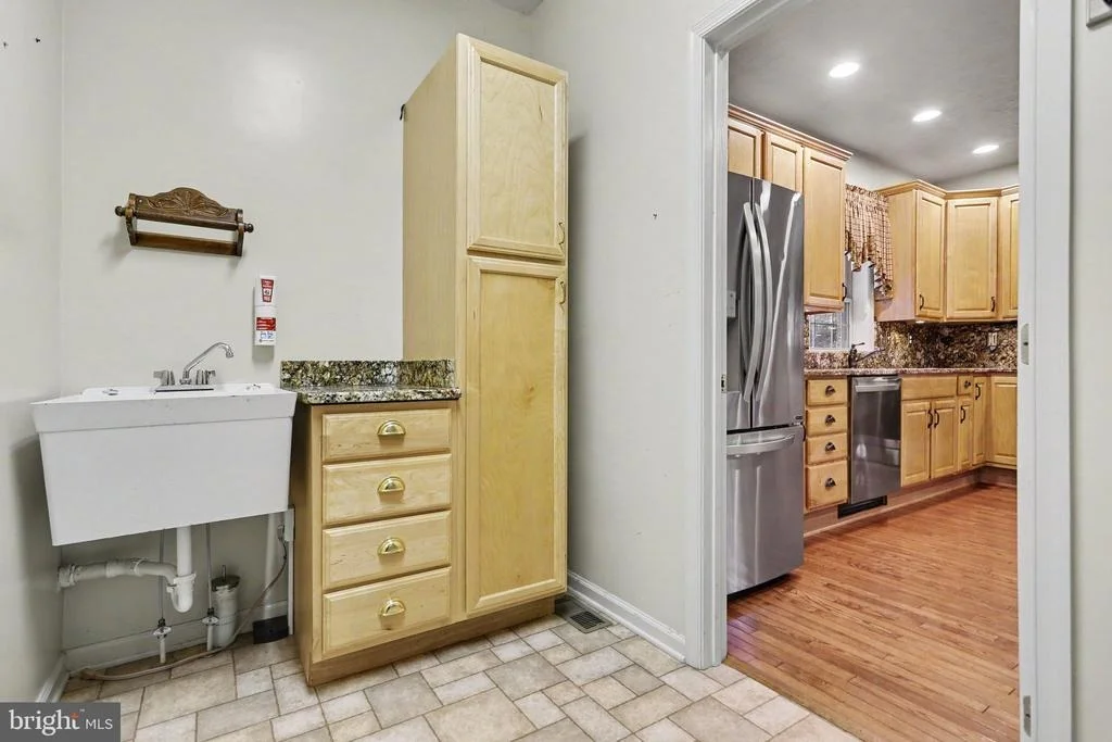 Photo of 12 E SUMMIT DRIVE