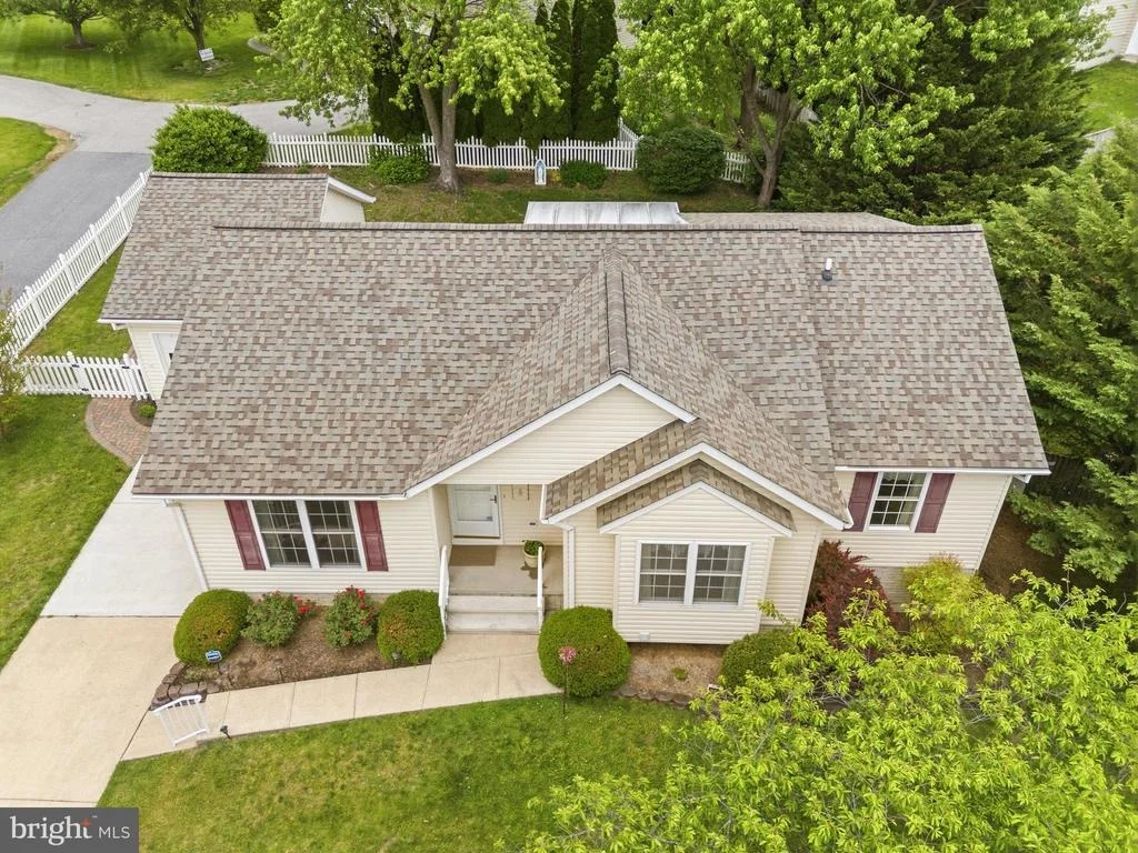 Photo of 704 COLLIER COURT
