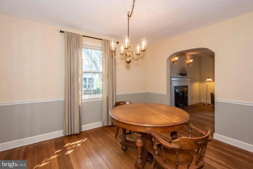 Photo of 1517 FOREST GLEN ROAD