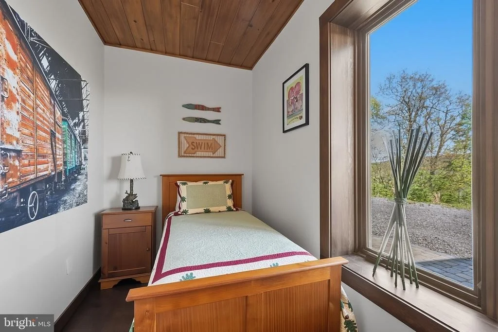 Photo of 2250 MARSH HILL ROAD