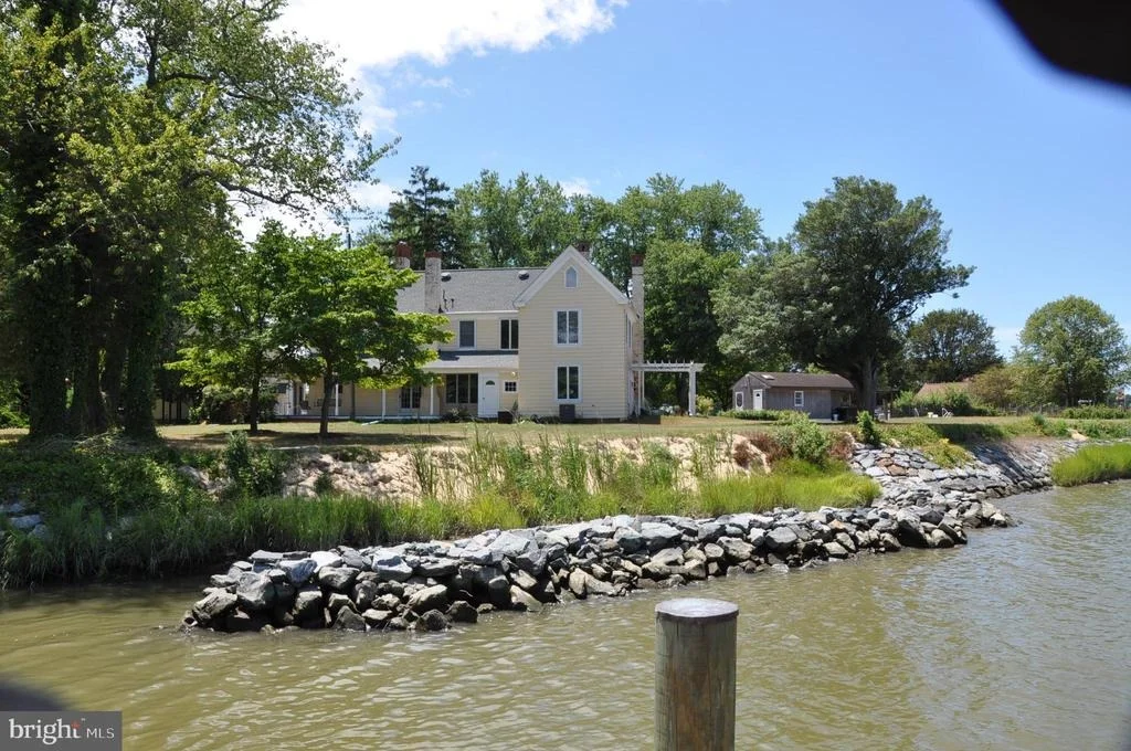 Photo of 2208 HORNS POINT ROAD