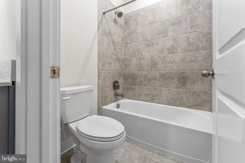 Photo of 5196 NEWPORT CIRCLE