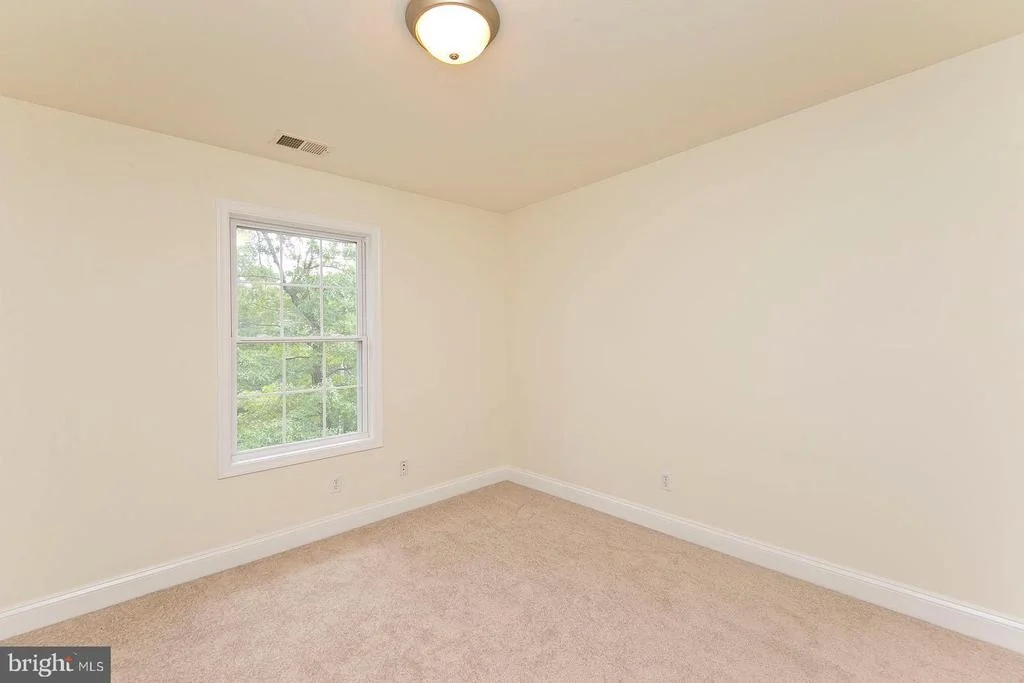 Photo of 401 BLUEBIRD TRL