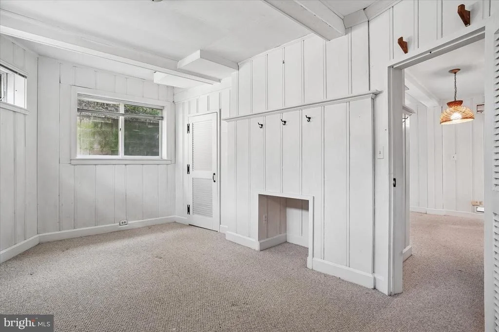 Photo of 322 CLOPSTON HILL
