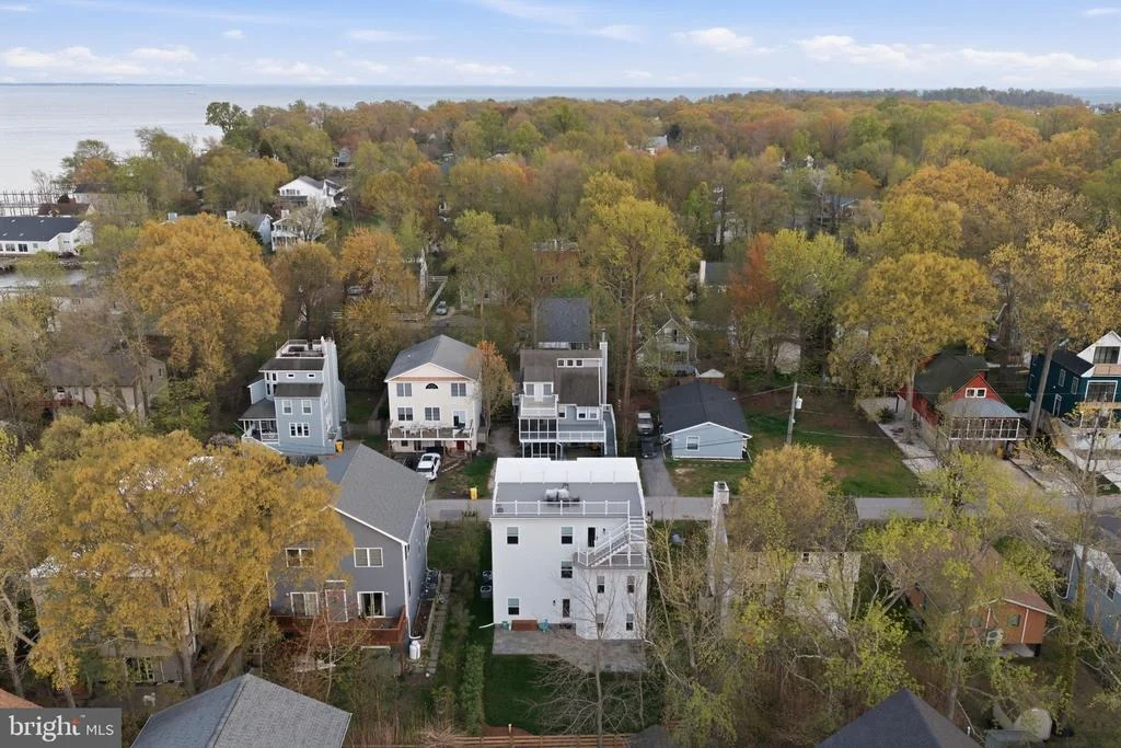 Photo of 1422 HOWARD ROAD