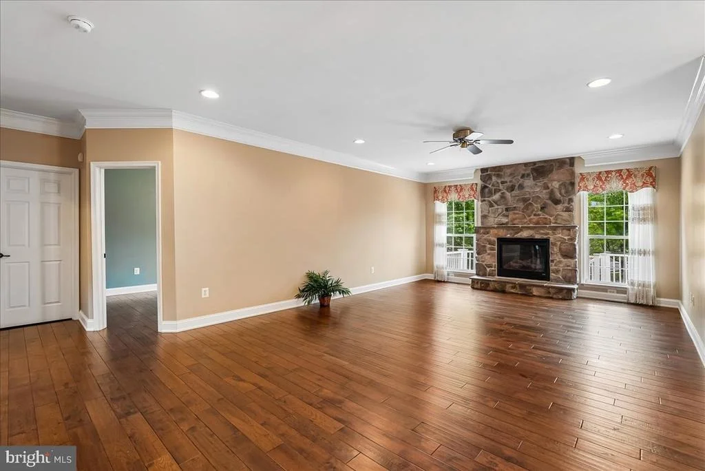 Photo of 320 N CONSTITUTION WAY