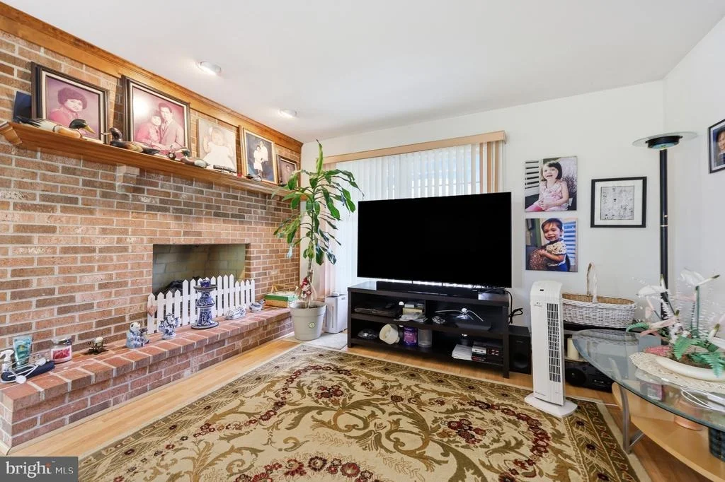 Photo of 1 MOSS VIEW LANE