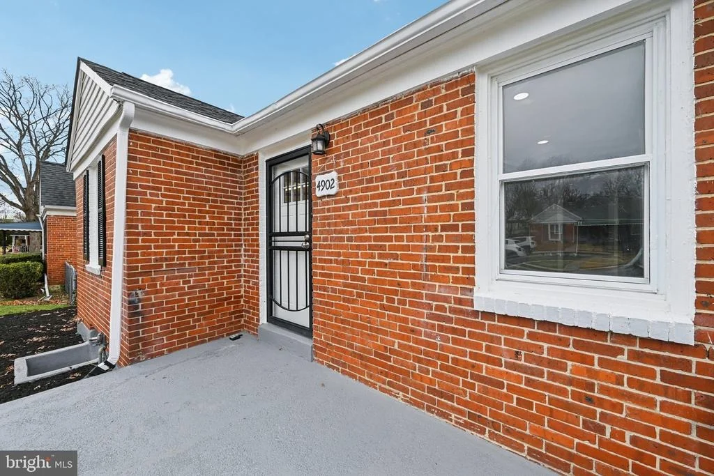Photo of 4902 GILRAY DRIVE